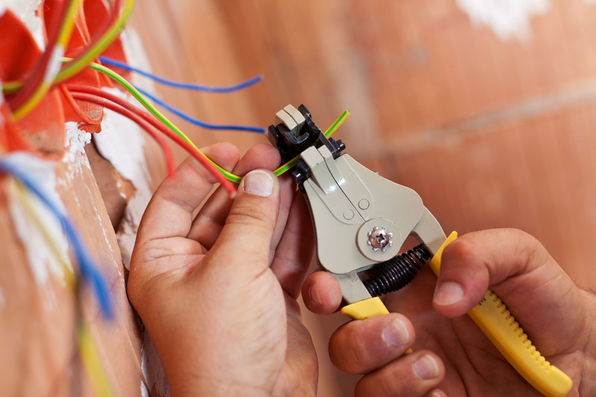 A Guide To Electrician Costs In Toronto 