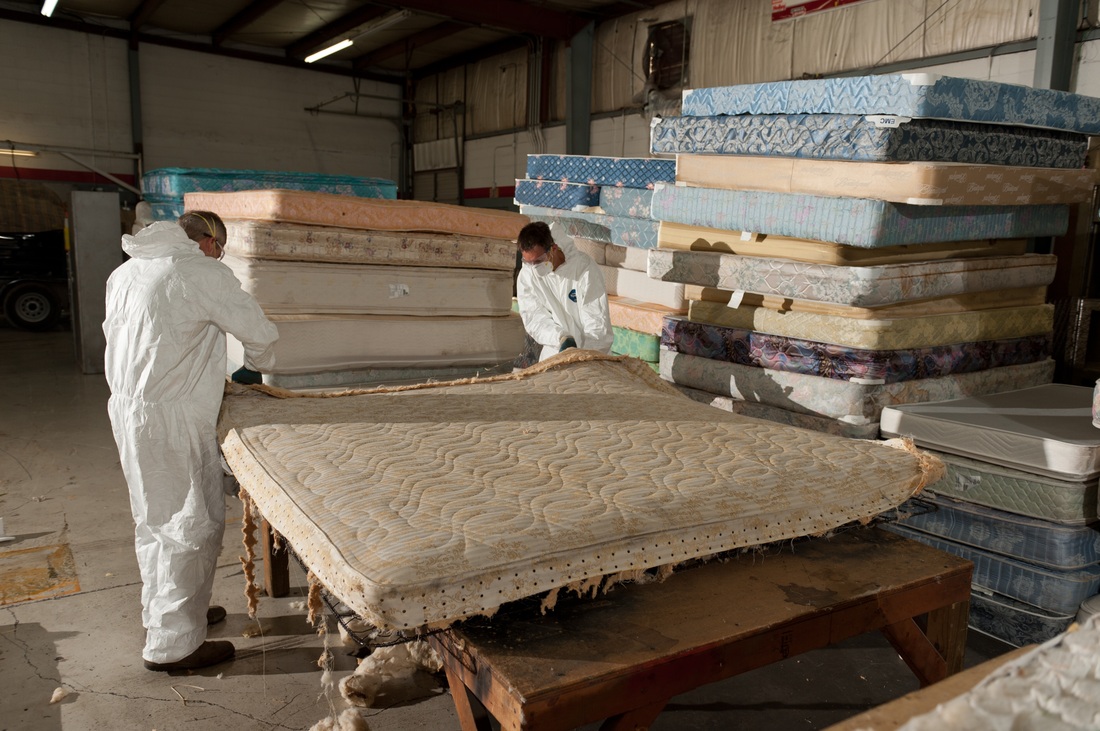 Dismantling vs. Recycling: Exploring Different Approaches to Mattress Disposal